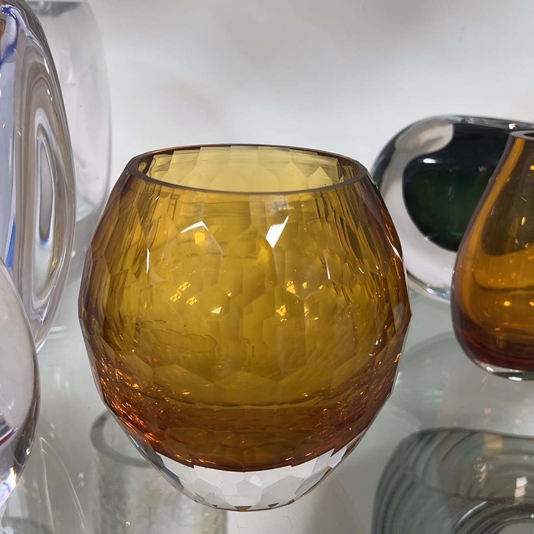 琉璃高13琥珀钻石磨刻琉璃花器