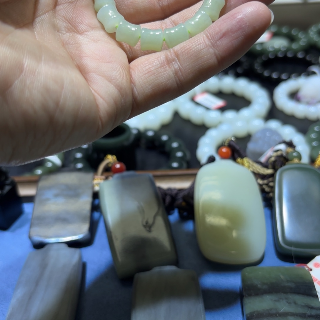 和田玉未镶嵌手链