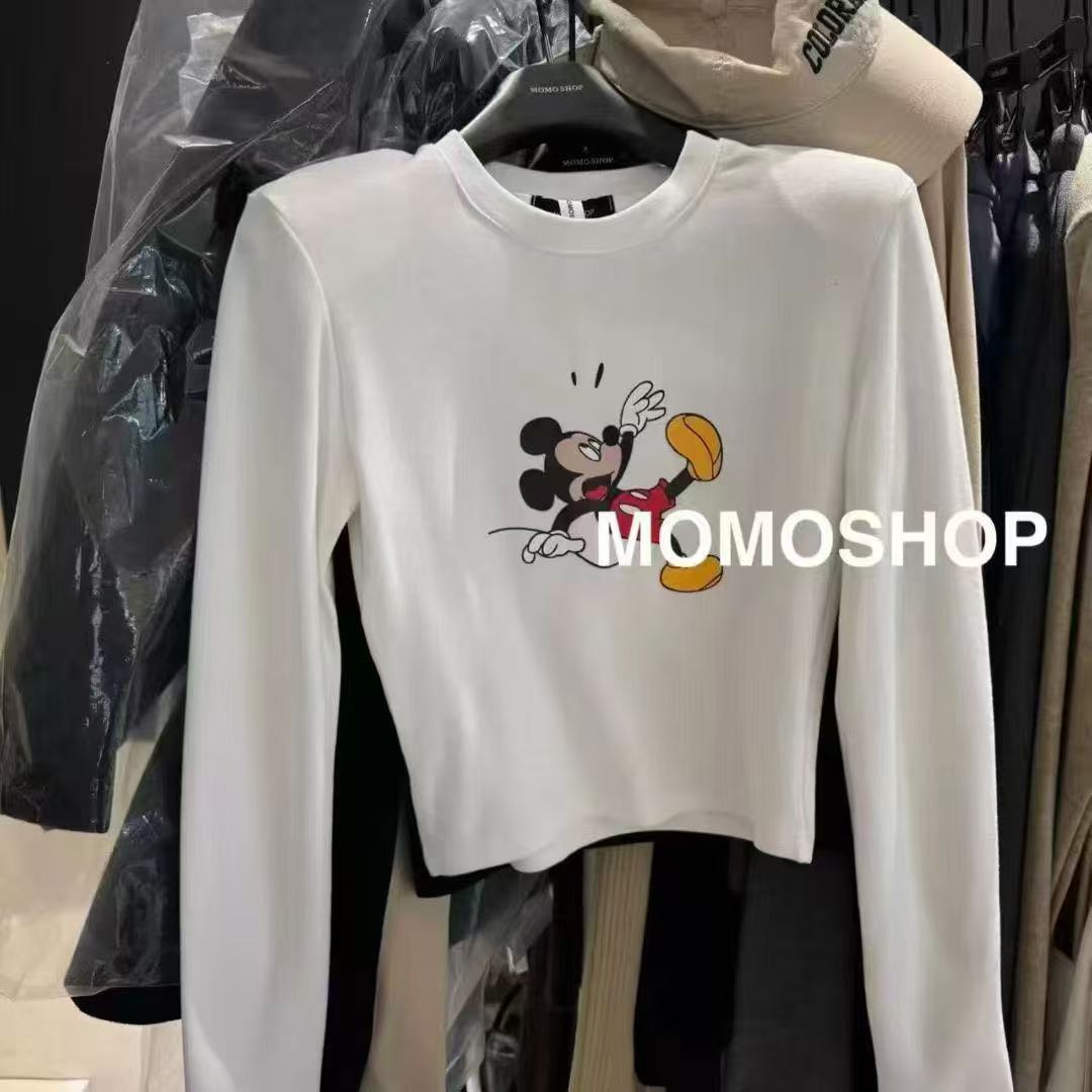西西  【米奇look】卡通印花显瘦磨毛带垫肩打底衫