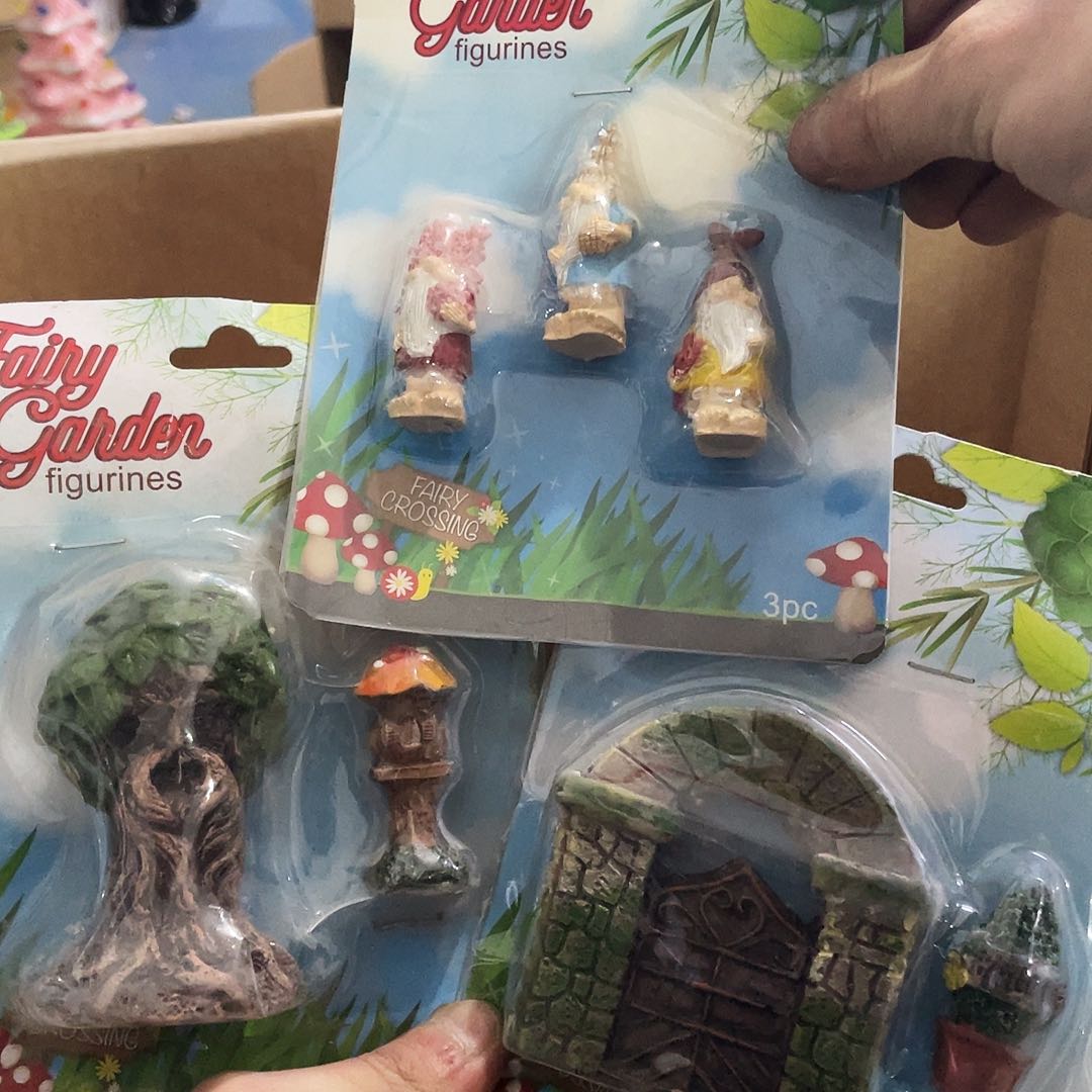 摆件     微瑕。