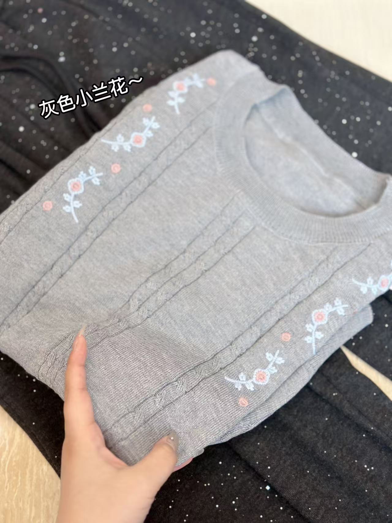 小兰花/灰色简约大气绞花刺绣针织短袖休闲百搭气质款60208