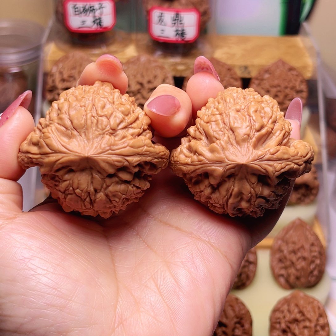 文玩核桃吊坠53尺全品大龙鼎