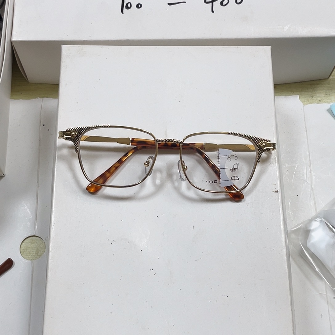 100度金色变焦。    