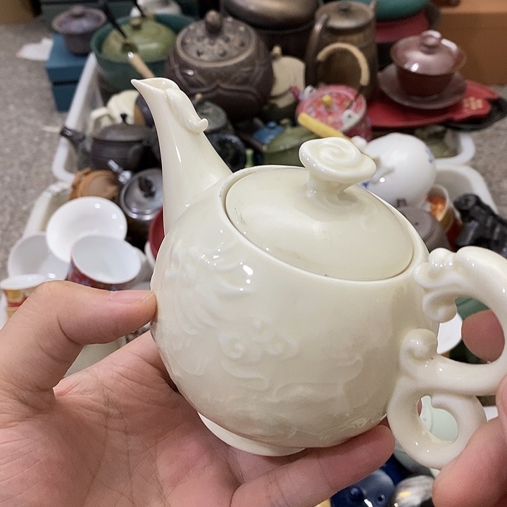 陶瓷艺术品及陶瓷壶壶