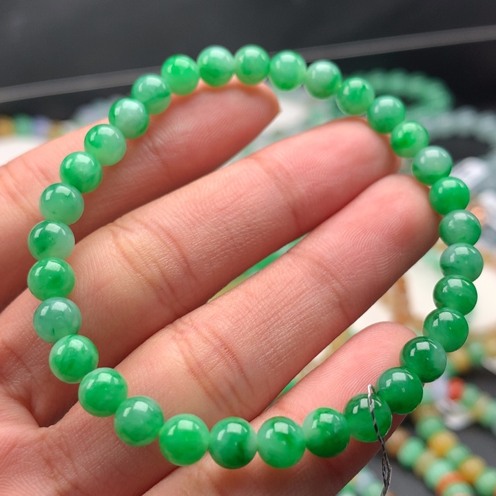 翡翠手镯未镶嵌卡