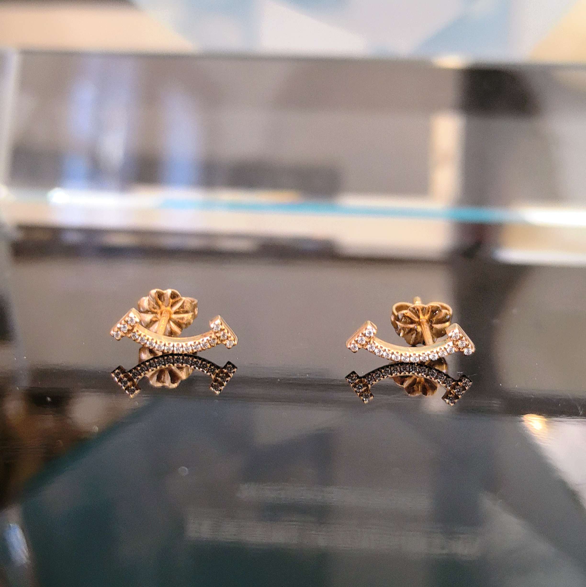 99新 Tiffany & Co./蒂芙尼 蒂芙尼 满钻微笑耳钉/k玫