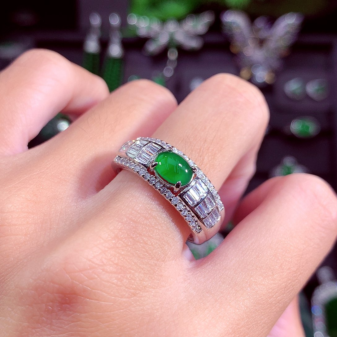 颈饰未镶嵌翡翠天然