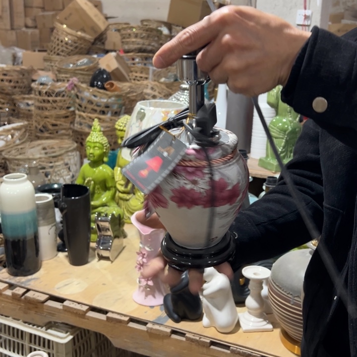 瓶高度30厘米宽度13厘米微瑕捡漏灯柱