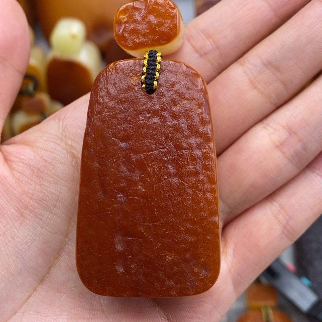 琥珀吊坠(赠链)未镶嵌