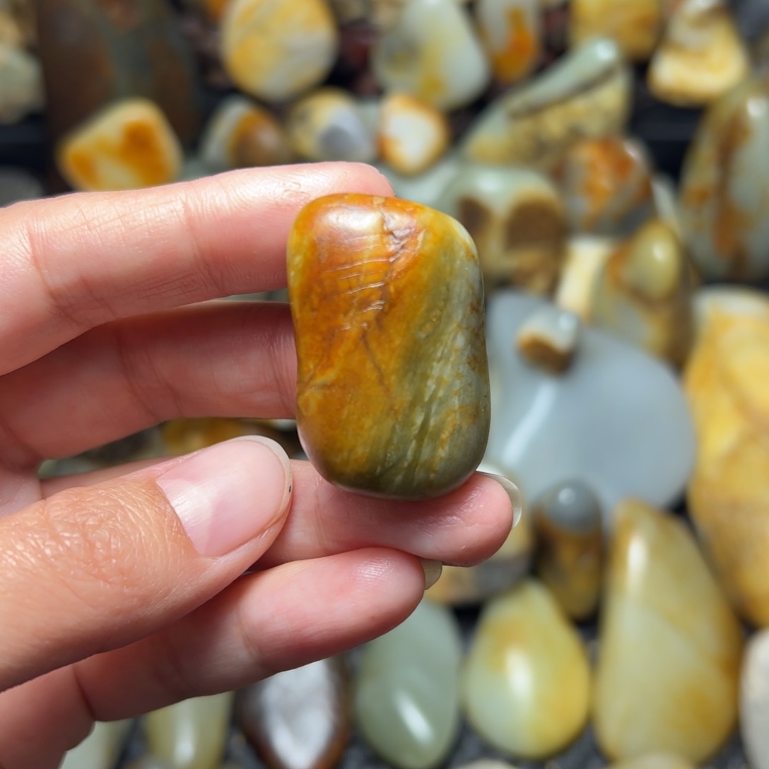 和田玉（青玉）未镶嵌B50