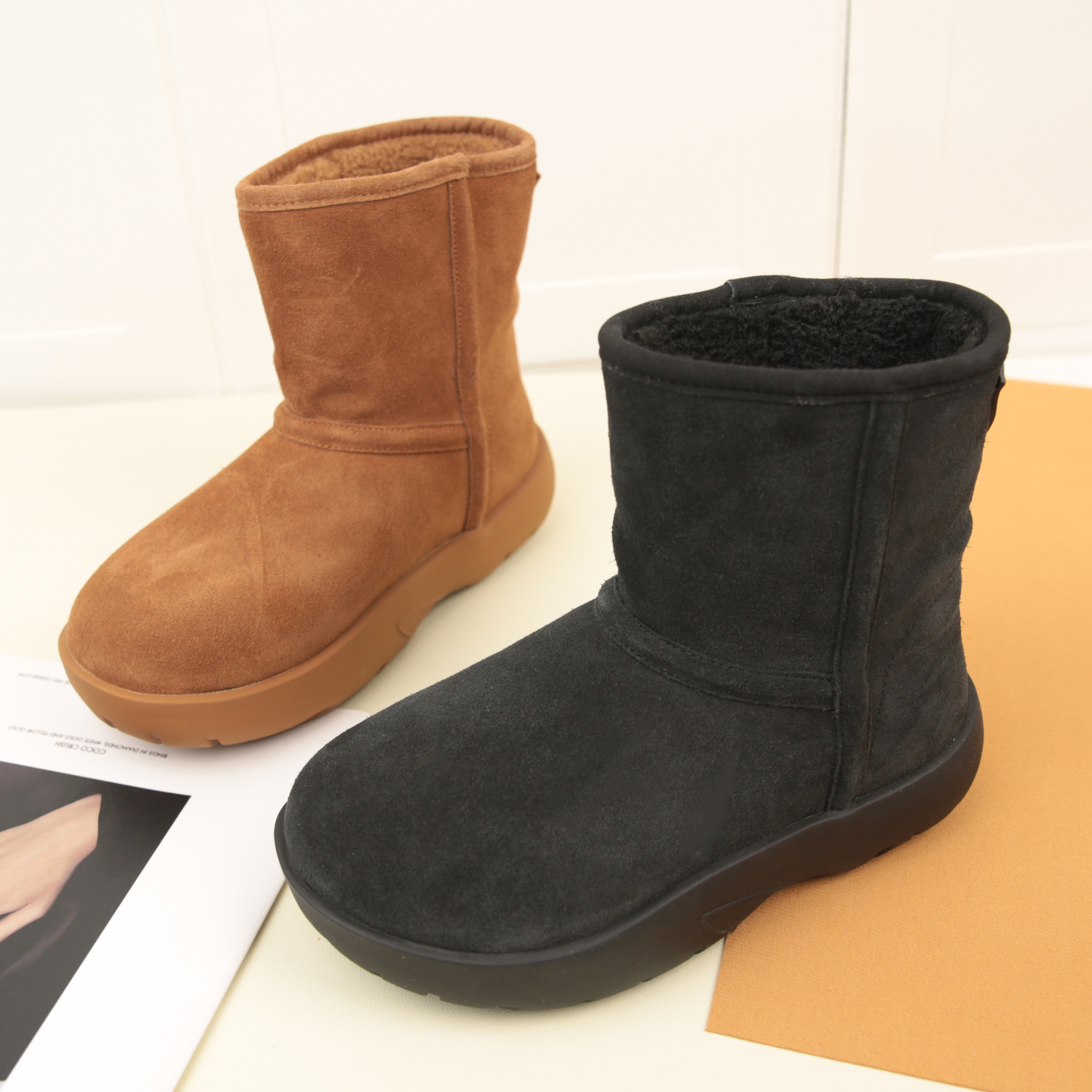 3011冬季新款圆头加绒保暖增高雪地靴女轻便厚底磨砂真皮短靴