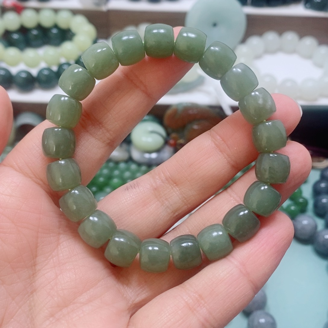 未镶嵌和田玉手链