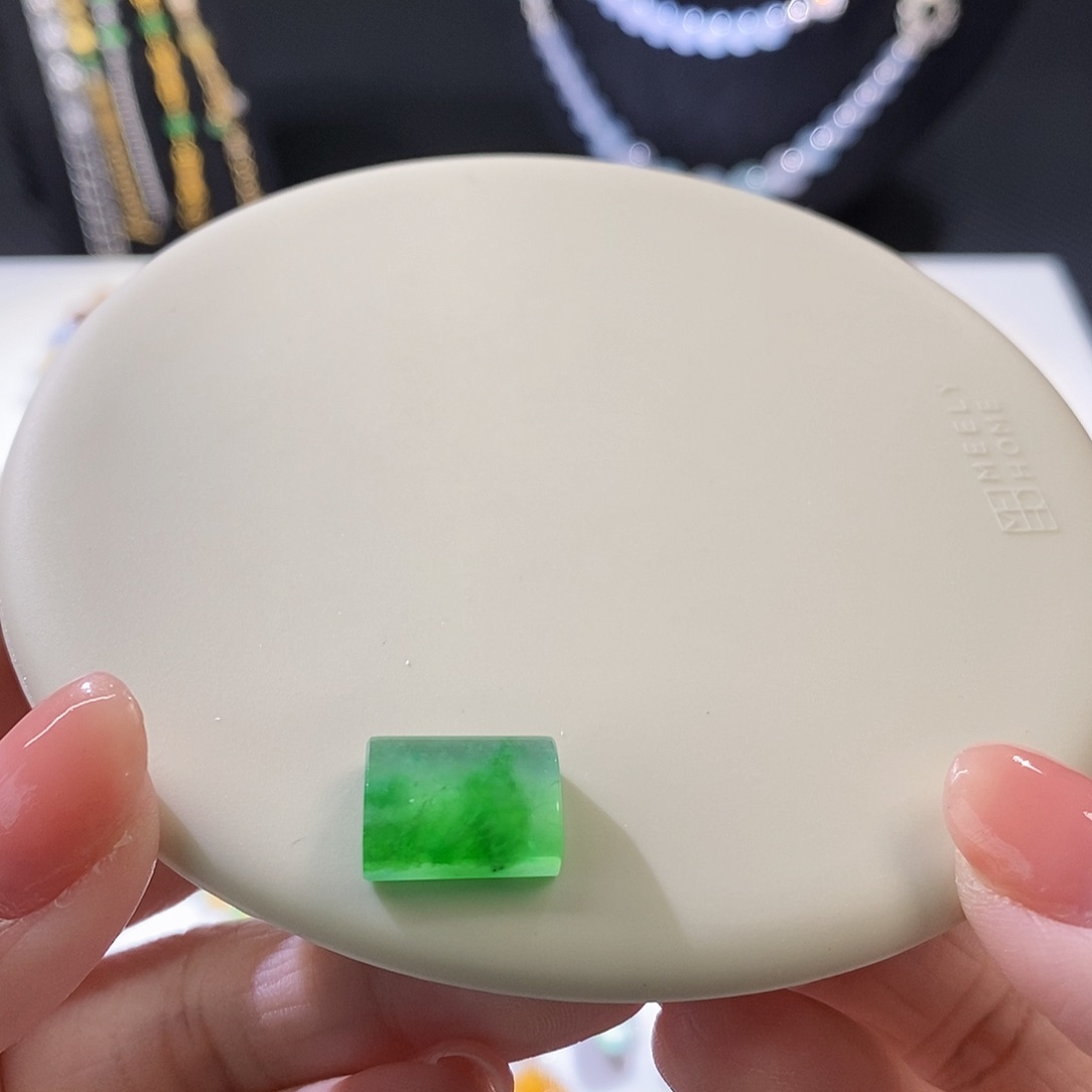 翡翠把件未镶嵌戒面