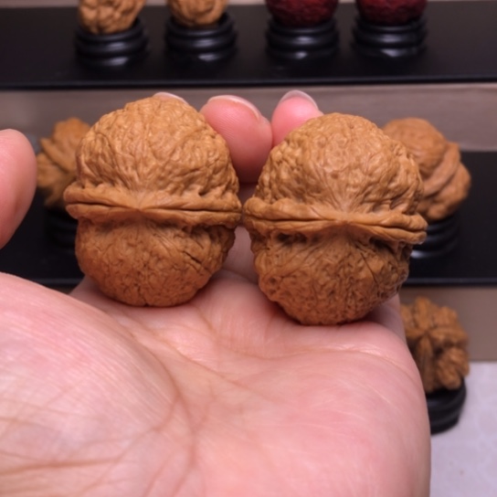 文玩核桃把件降龙罗汉10