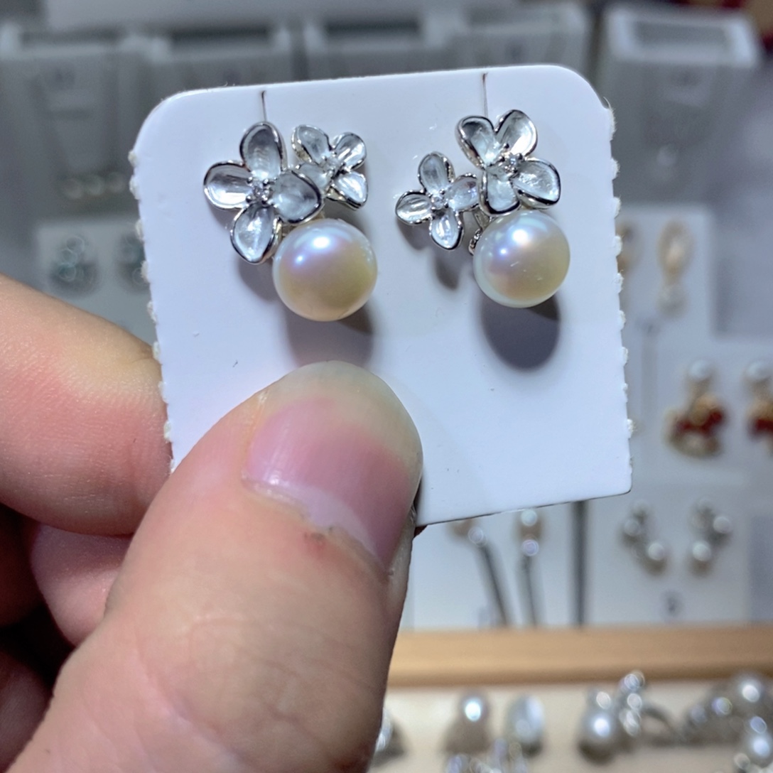 银S925镶嵌淡水珍珠耳饰