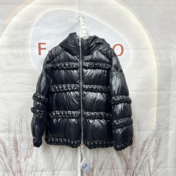 MONCLER/羽绒服/95新/聚酯纤维/[251130ZC0001]
