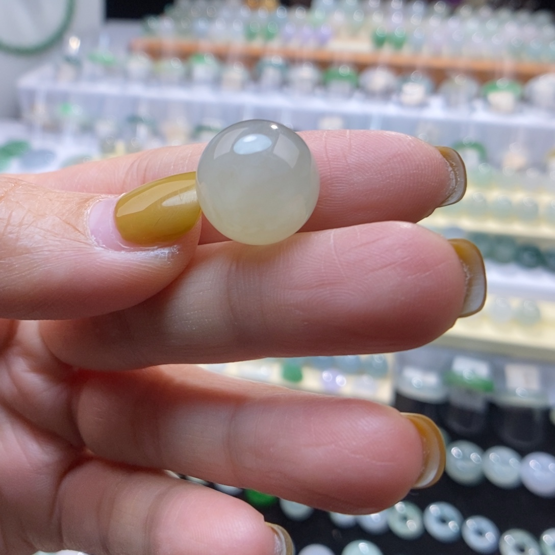 翡翠未镶嵌颈饰14.8冰糖黄