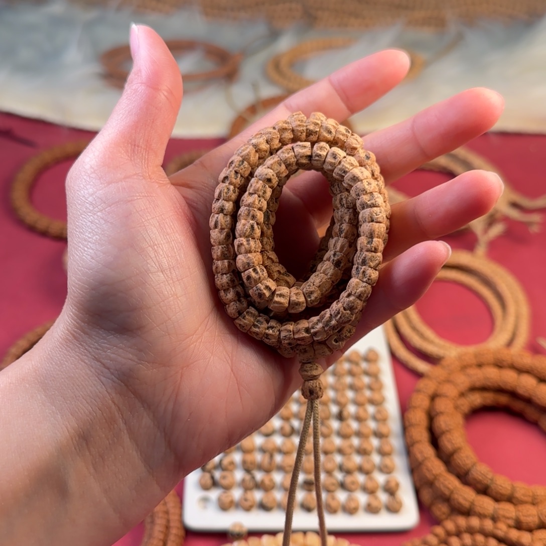 柏香籽/百香籽把件大肠