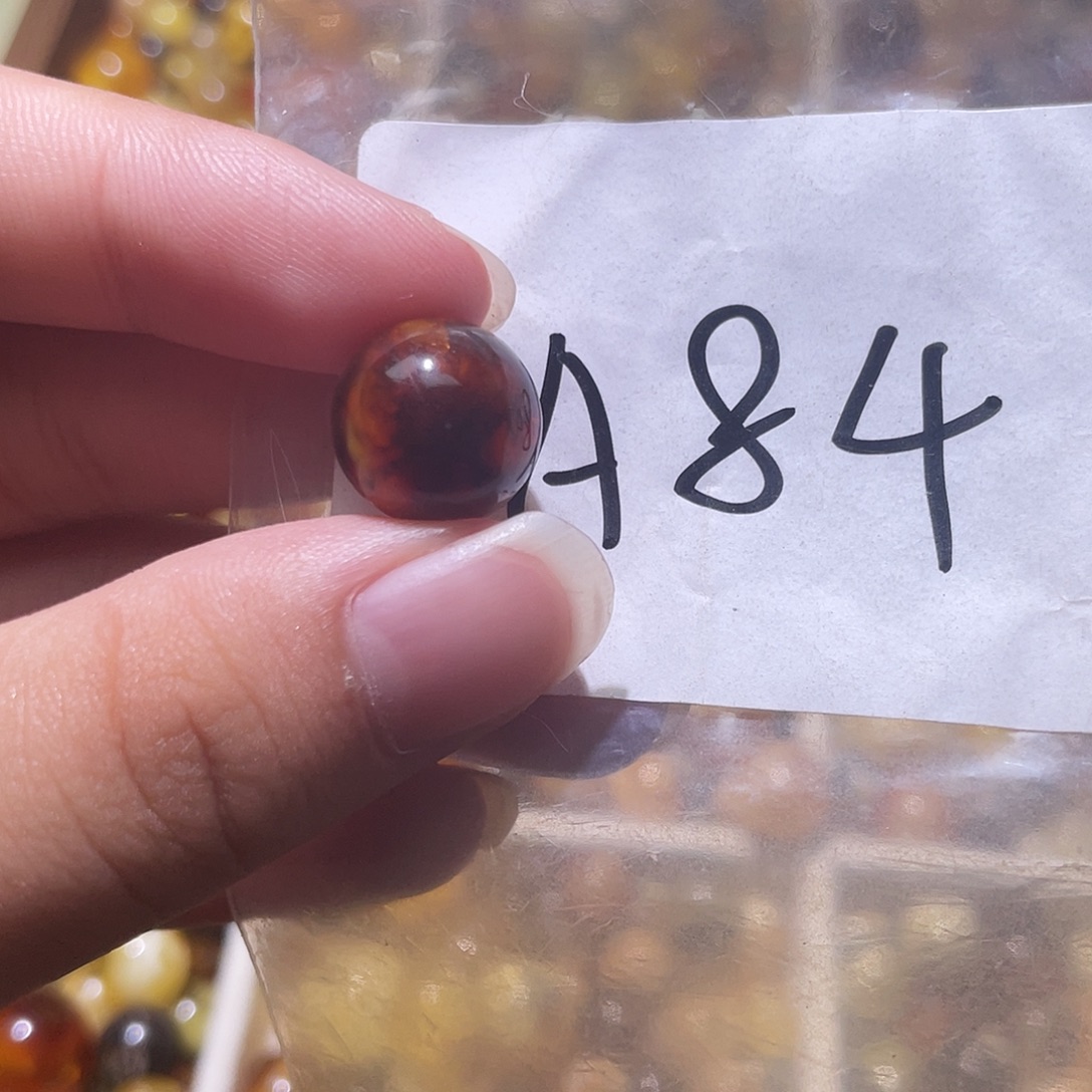 未镶嵌琥珀裸石13.3福利