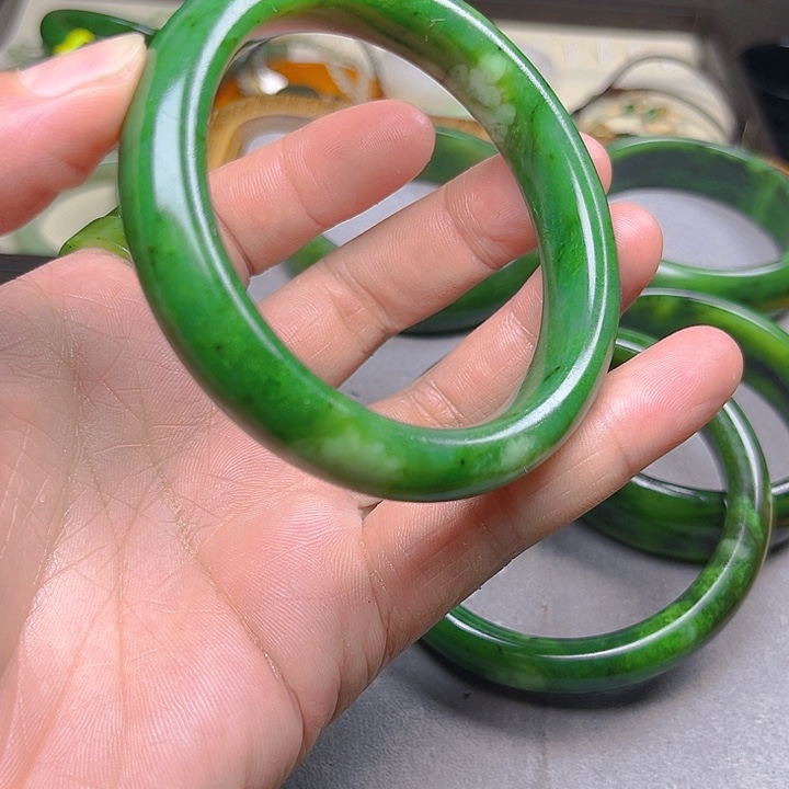 和田玉未镶嵌珠宝半成品暖***事