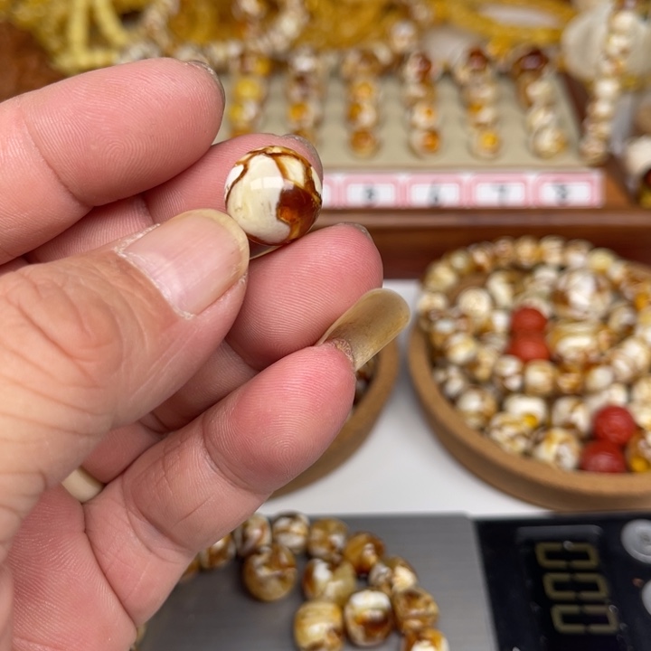 琥珀裸石未镶嵌我****～02号