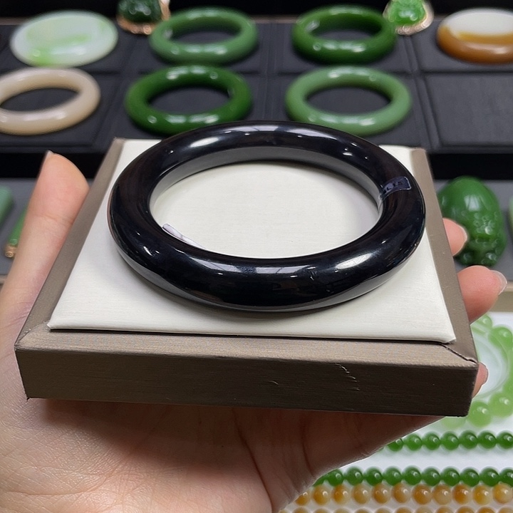 和田玉手镯未镶嵌灵**H