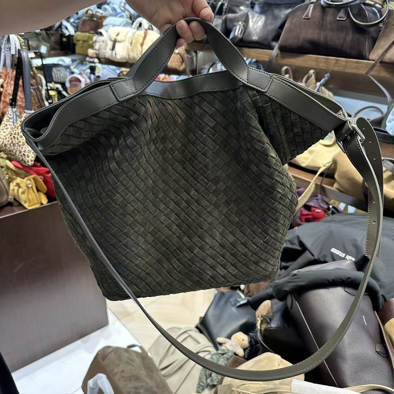 ZLAbout-us【时尚单品】可折叠单根款拼皮边磨砂皮单肩包