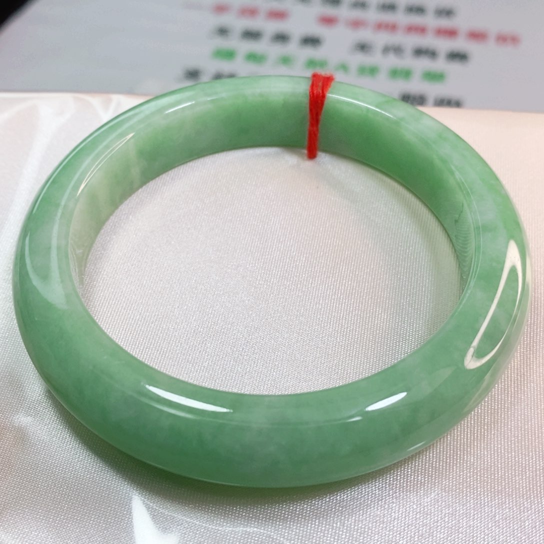 翡翠手镯未镶嵌59.4圈口