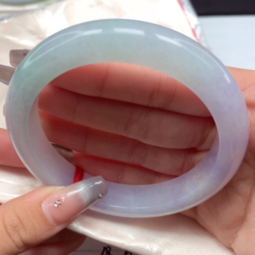 【闪购商品】翡翠手镯未镶嵌63圈