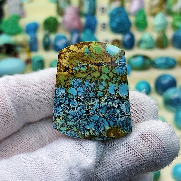 绿松石配饰未镶嵌