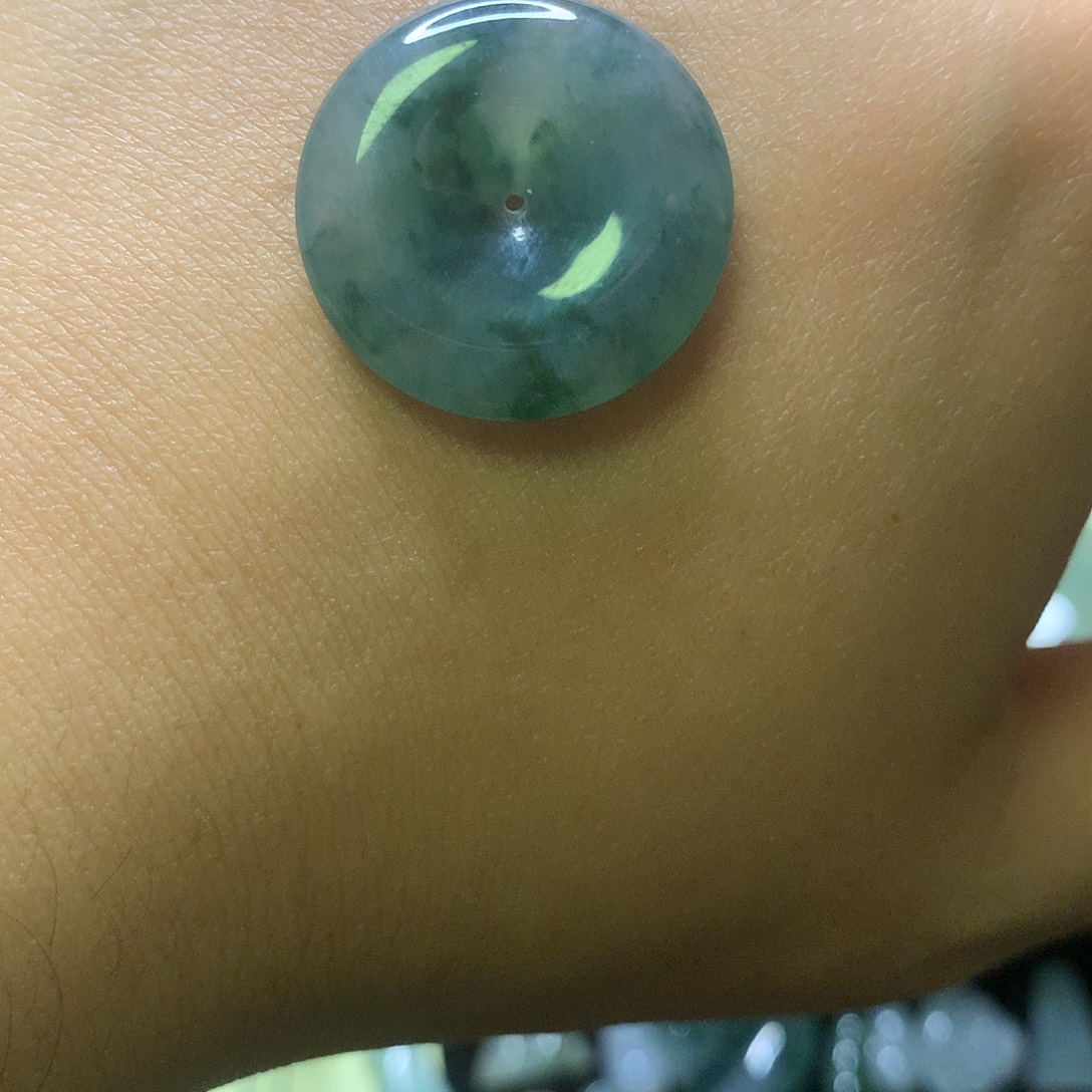 翡翠未镶嵌颈饰平安扣