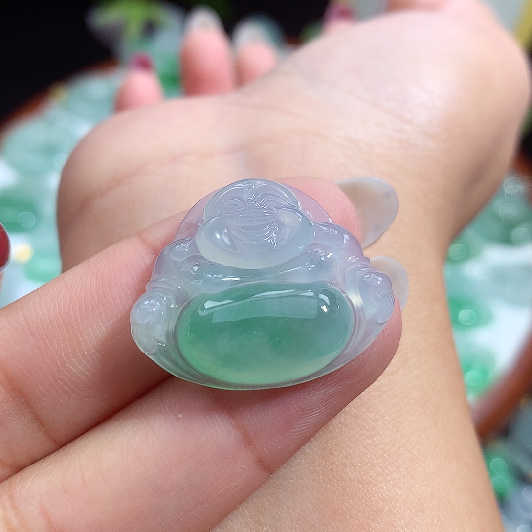 翡翠未镶嵌颈饰佛公