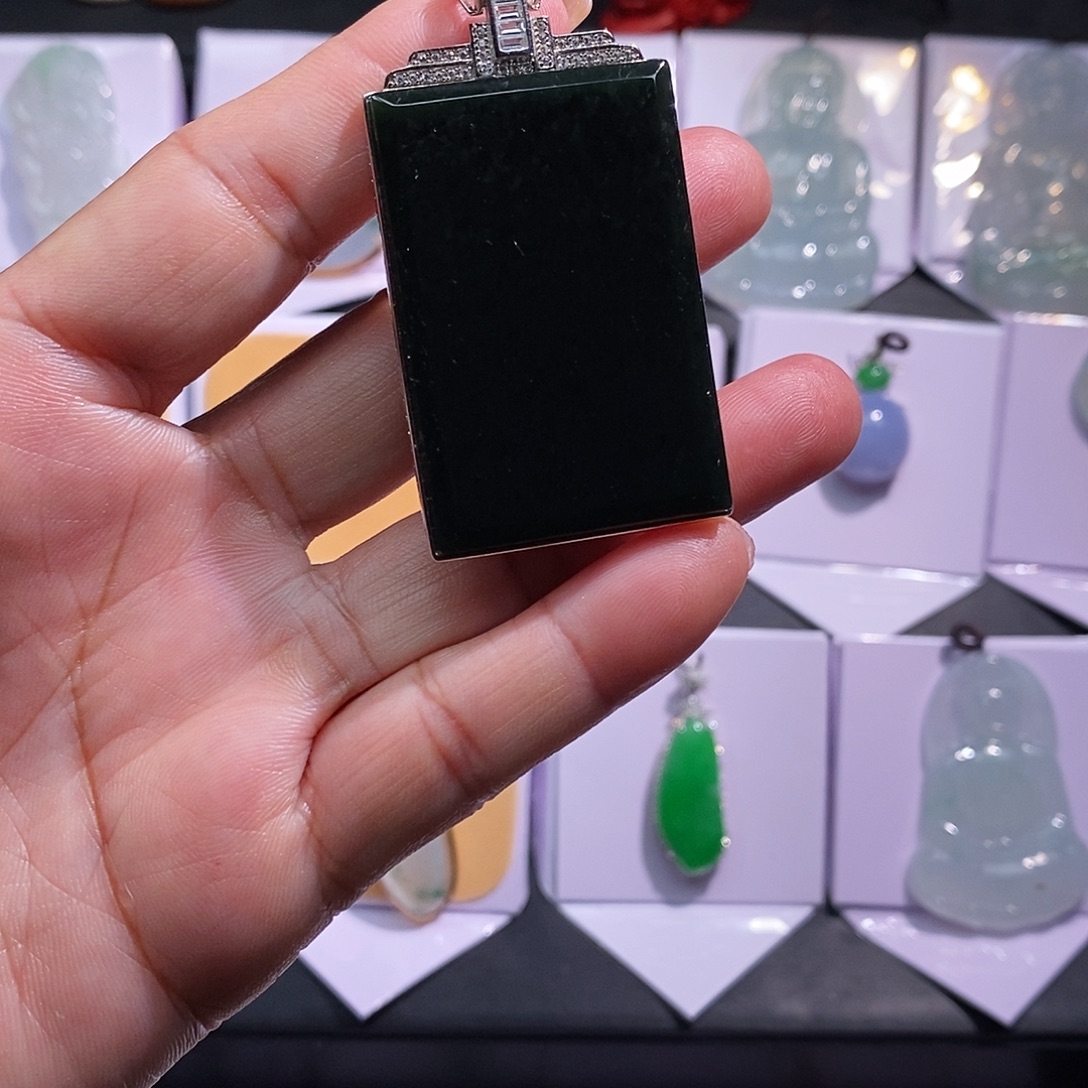 和田玉（墨玉）银S925镶嵌颈饰