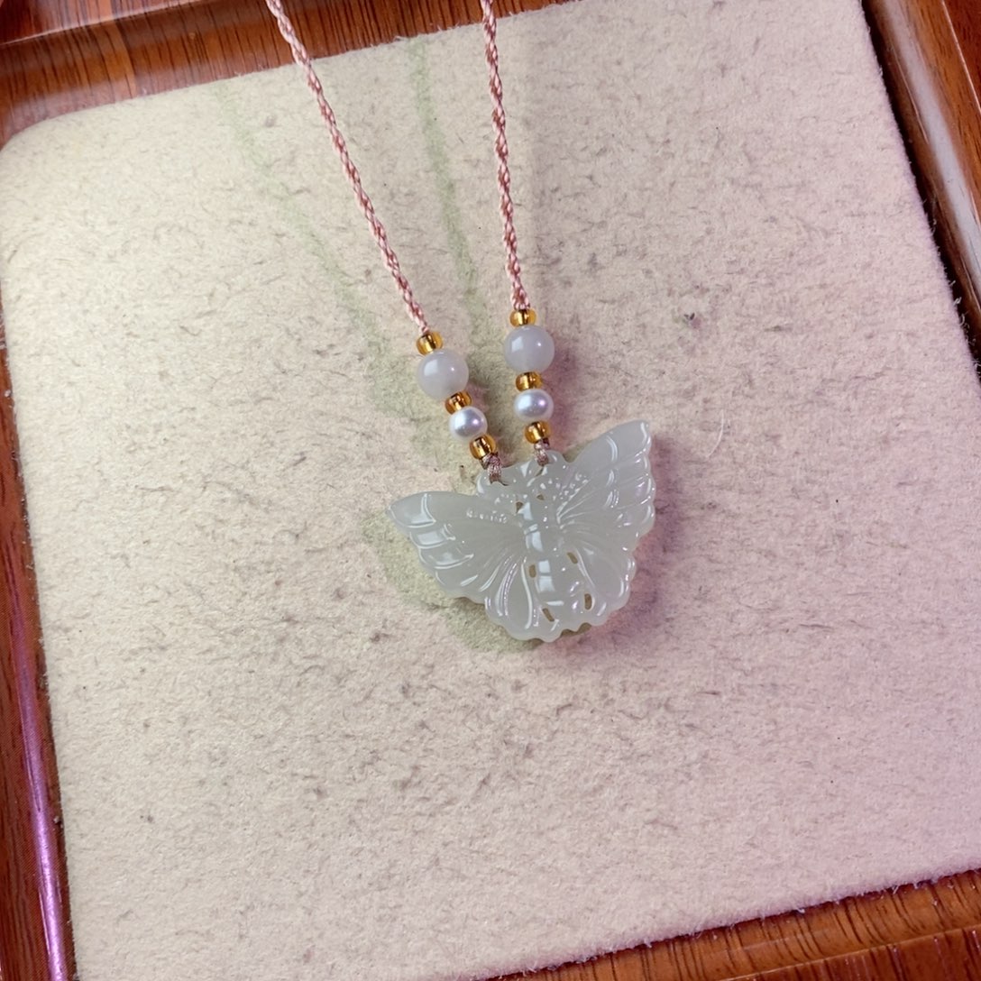 和田玉颈饰未镶嵌