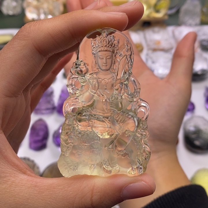 朱***铠颈饰水晶未镶嵌定制