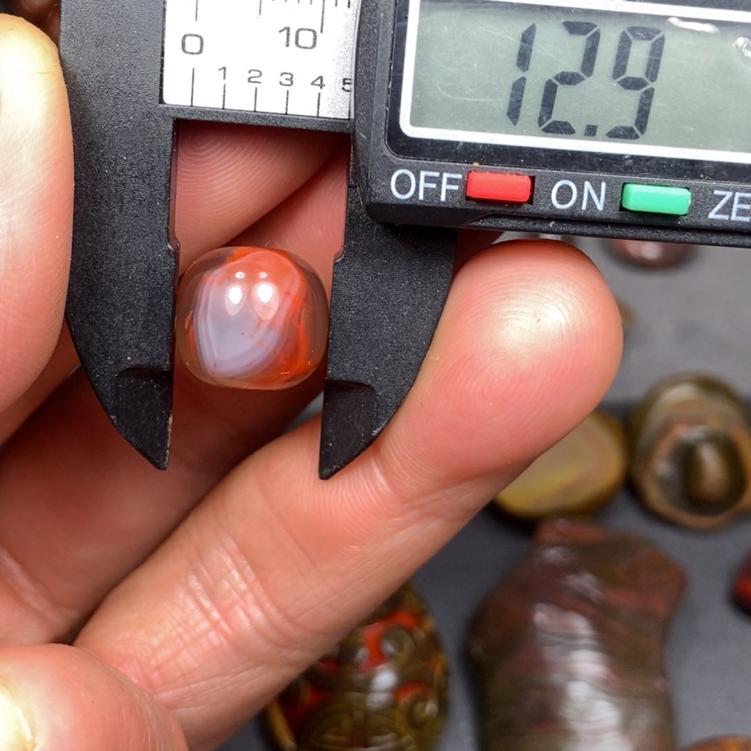 南红玛瑙珠子未镶嵌