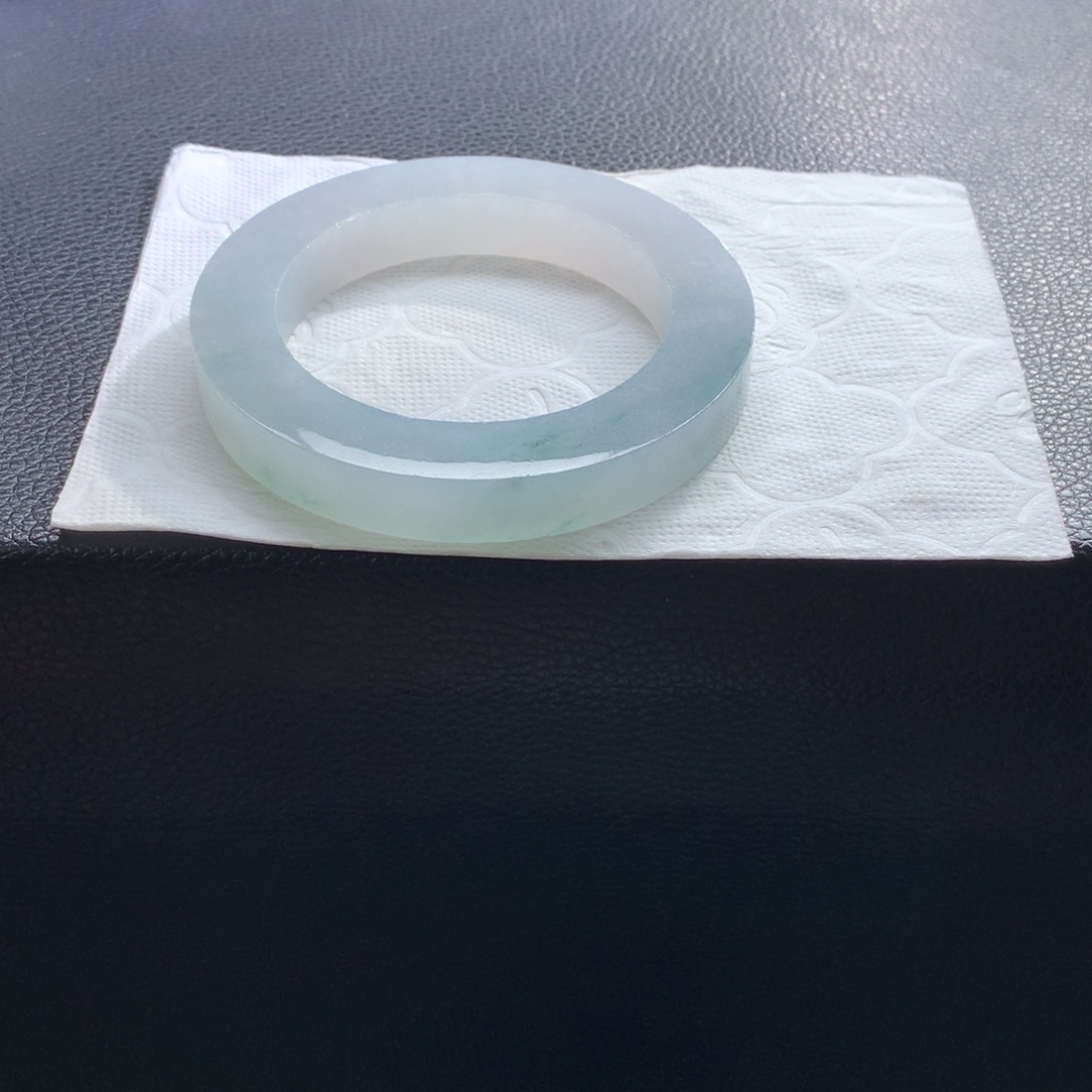 慧***根定制翡翠未镶嵌手镯