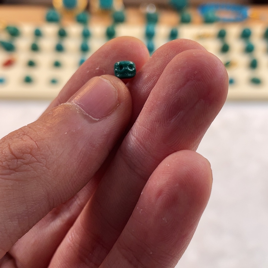 绿松石未镶嵌耳饰