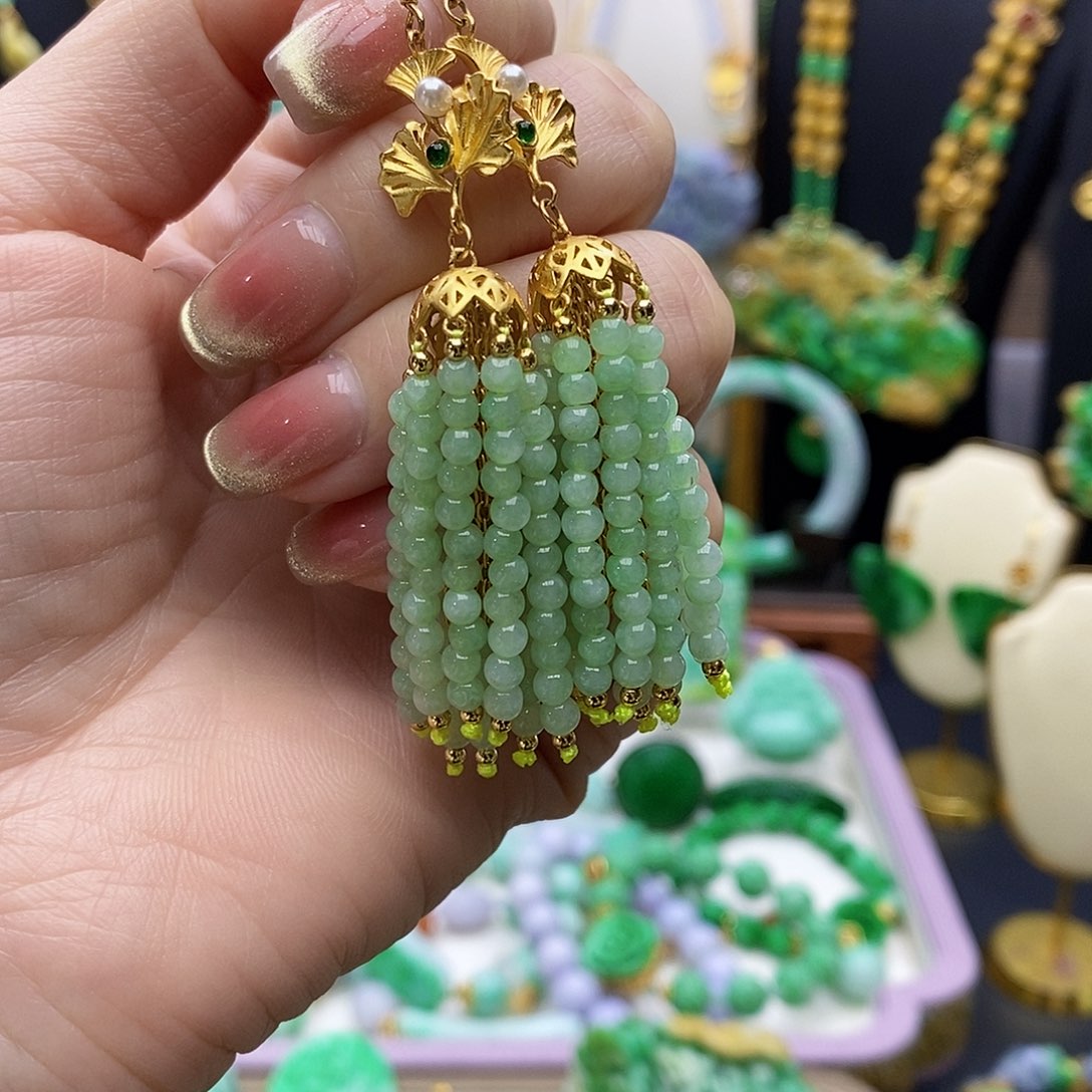 翡翠颈饰未镶嵌天然