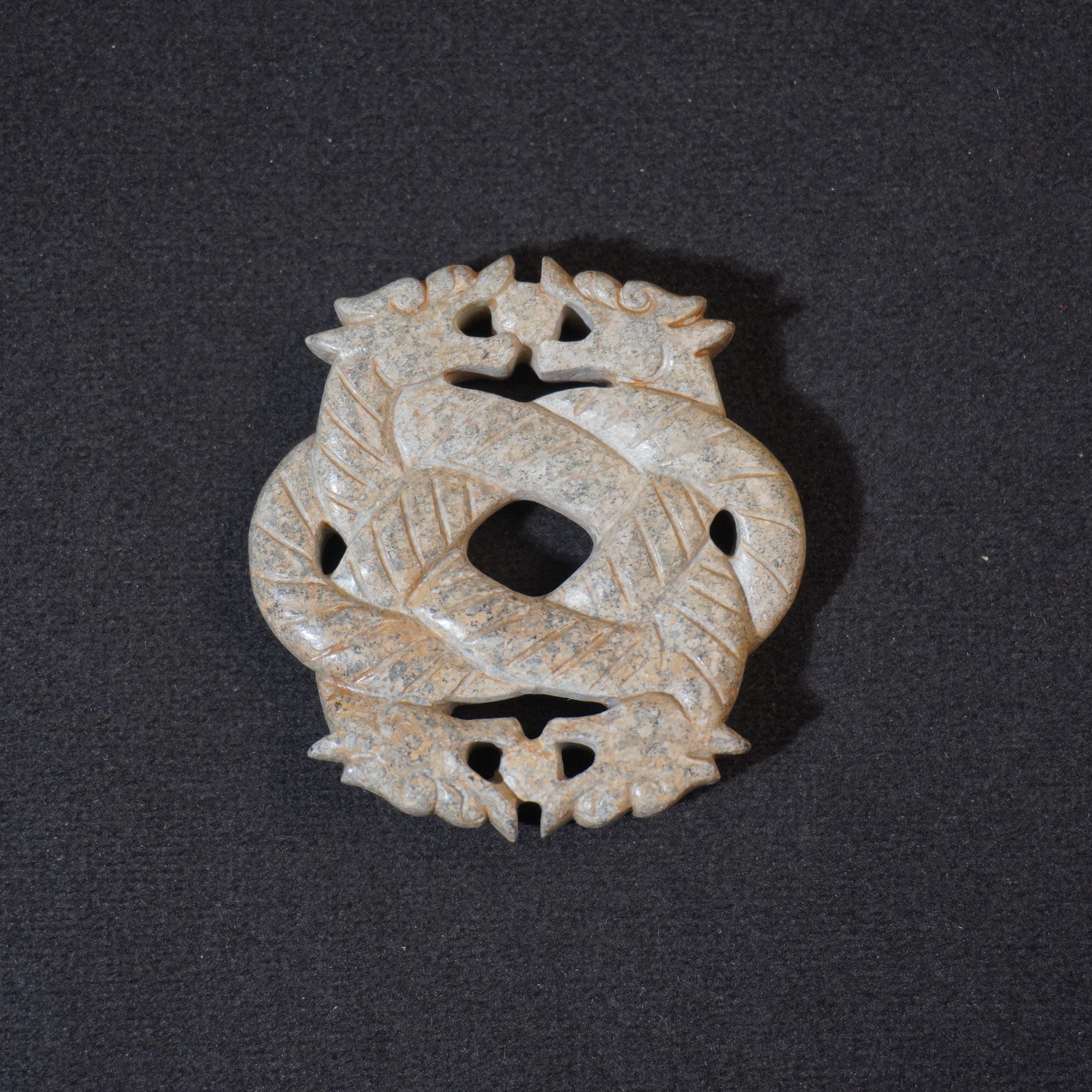 SA7  明   和田玉双龙戏珠佩