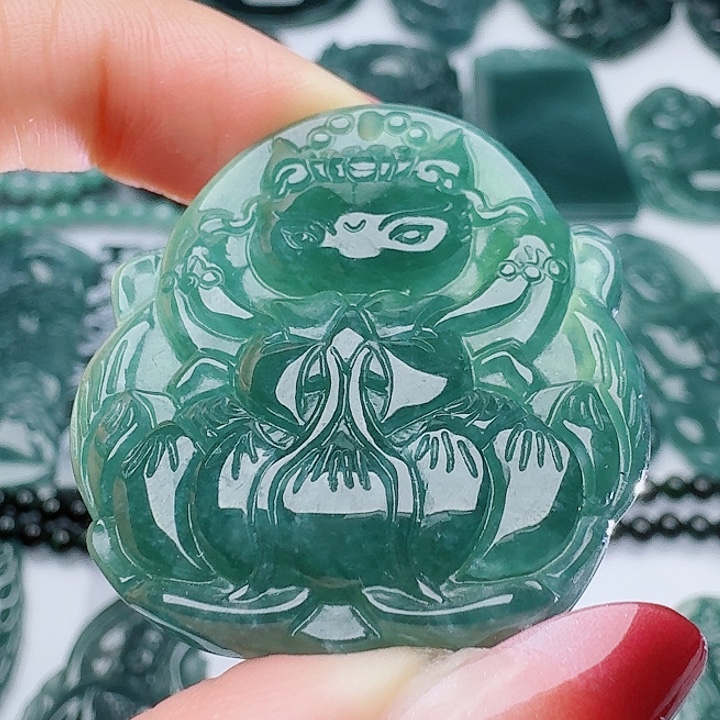 颈饰未镶嵌翡翠天然的A货翡翠多样性发其一