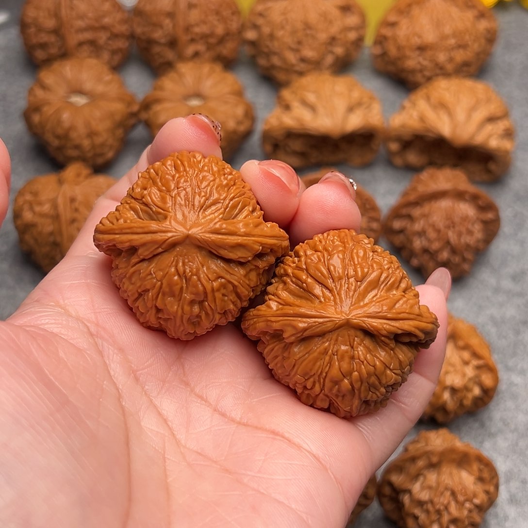 把件文玩核桃1**6精品粗棱白狮子42全品毕业款