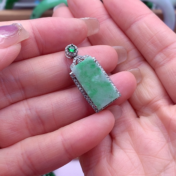 翡翠颈饰银S925镶嵌翡翠