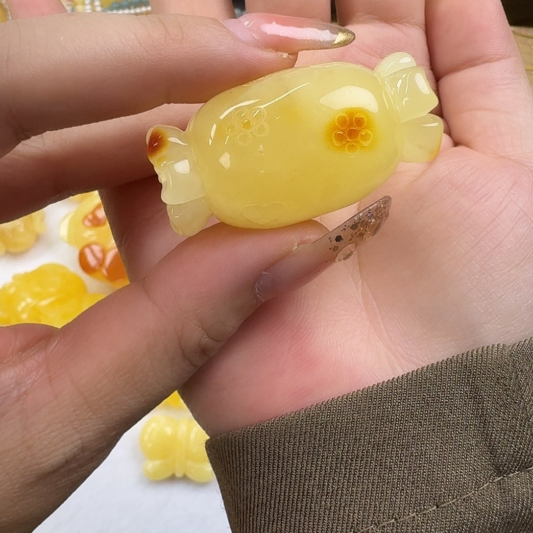 *****琥珀未镶嵌颈饰蜜蜡