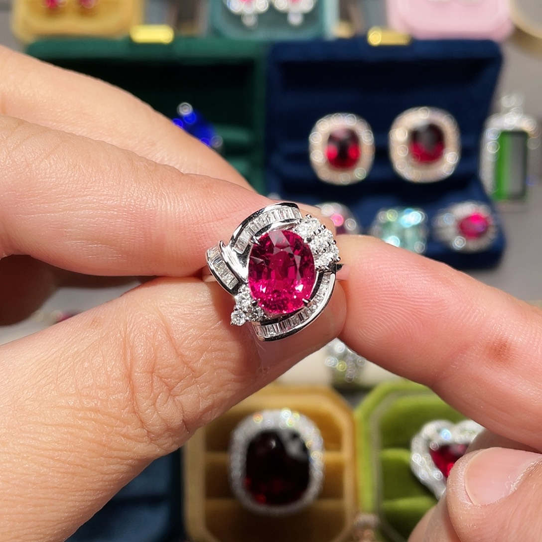 18K金镶嵌戒指碧玺3.92ct