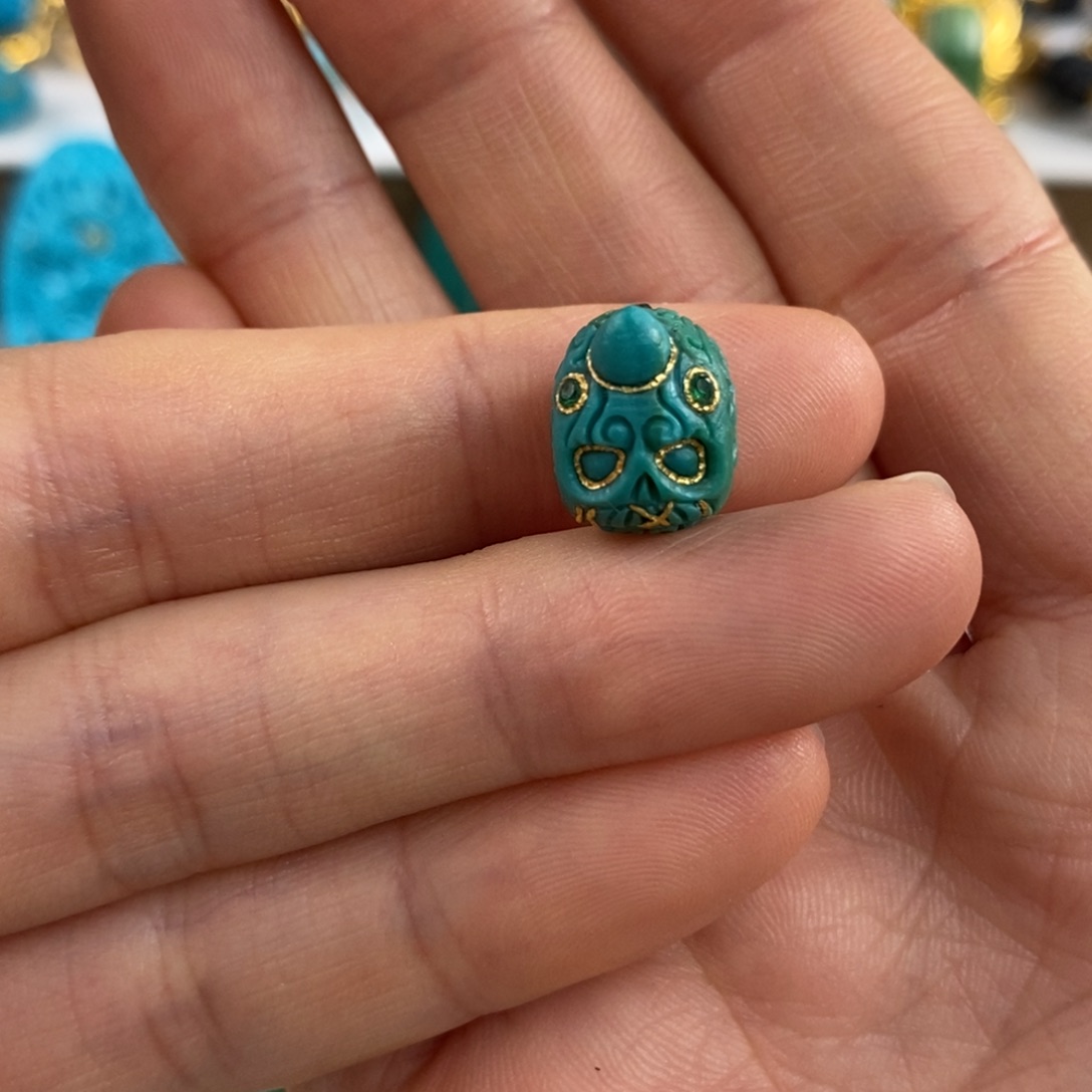 绿松石未镶嵌。独角呆