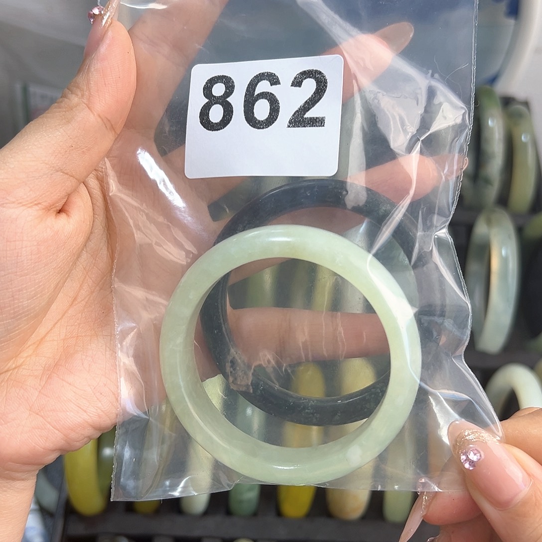 离***笙蛇纹石玉未镶嵌颈饰