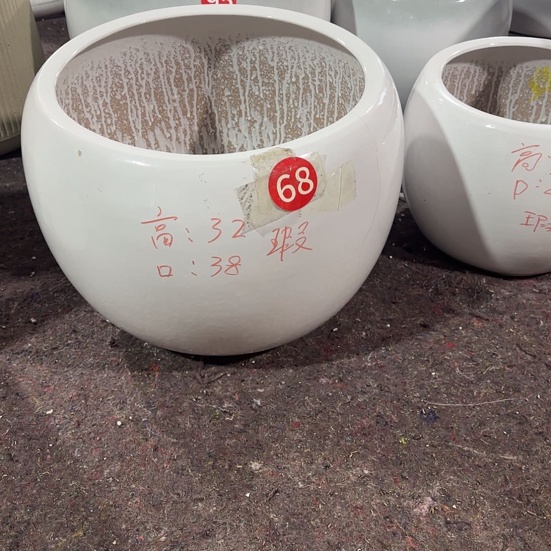 白色大球一个陶瓷花盆