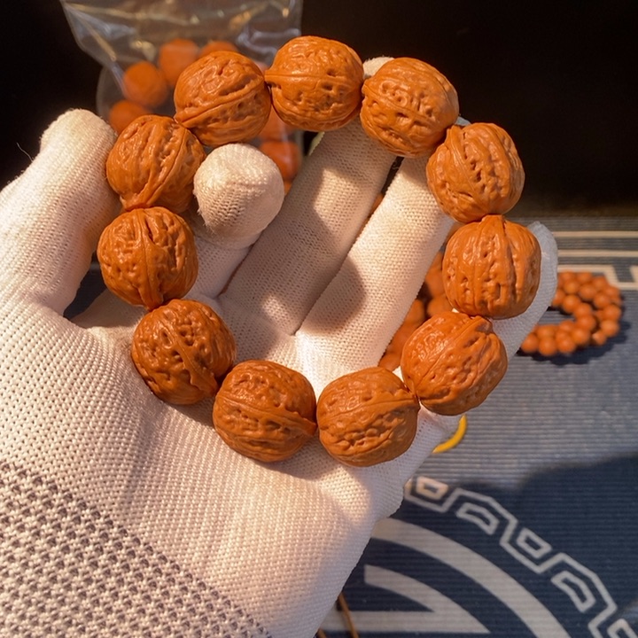 文玩核桃手串……34