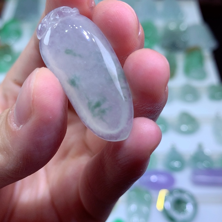 翡翠颈饰未镶嵌天然翡翠